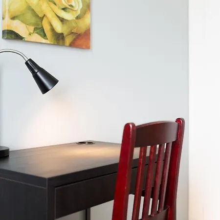 Center Apartment *